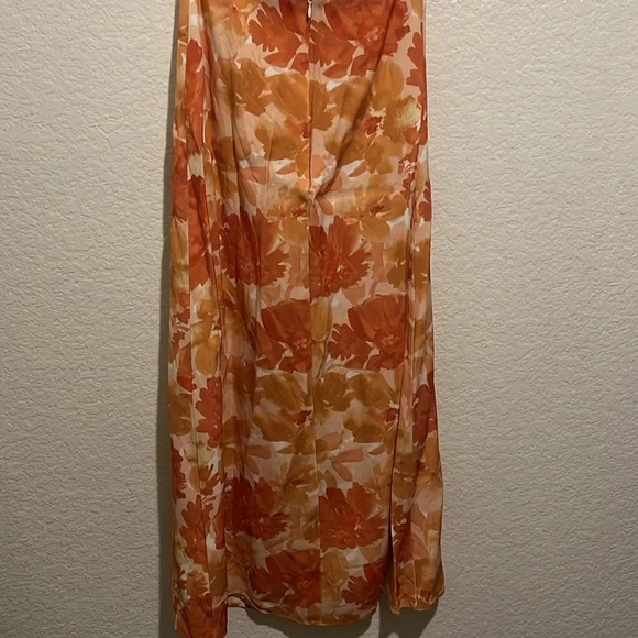 SIGNIFICANT OTHER Maeve Cut-Out Maxi Dress in Scarlett Poppy Floral - Picture 12 of 15